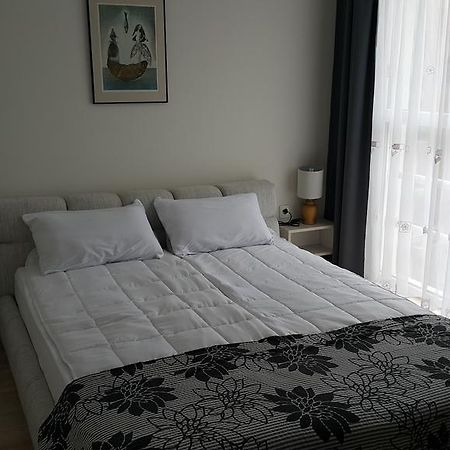 Kraybrezhna Apartment Πομόριε Εξωτερικό φωτογραφία