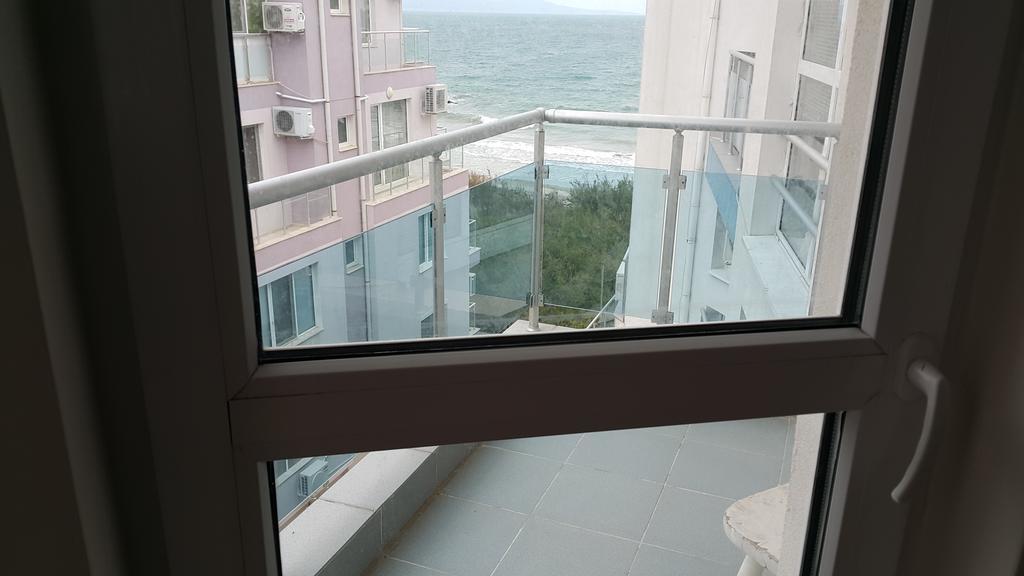 Kraybrezhna Apartment Πομόριε Εξωτερικό φωτογραφία