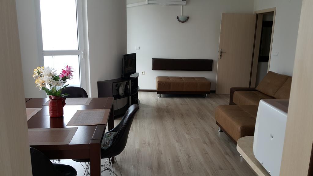 Kraybrezhna Apartment Πομόριε Εξωτερικό φωτογραφία