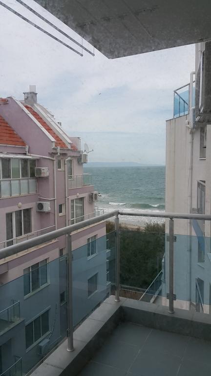 Kraybrezhna Apartment Πομόριε Εξωτερικό φωτογραφία