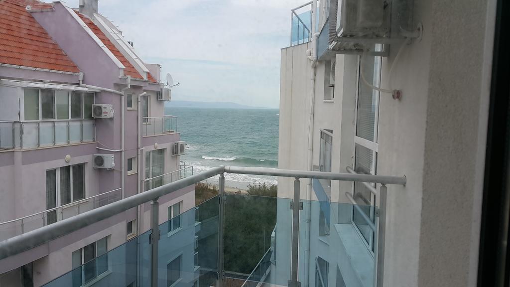 Kraybrezhna Apartment Πομόριε Εξωτερικό φωτογραφία